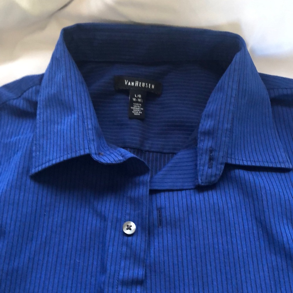 Van Heusen men’s dress shirt